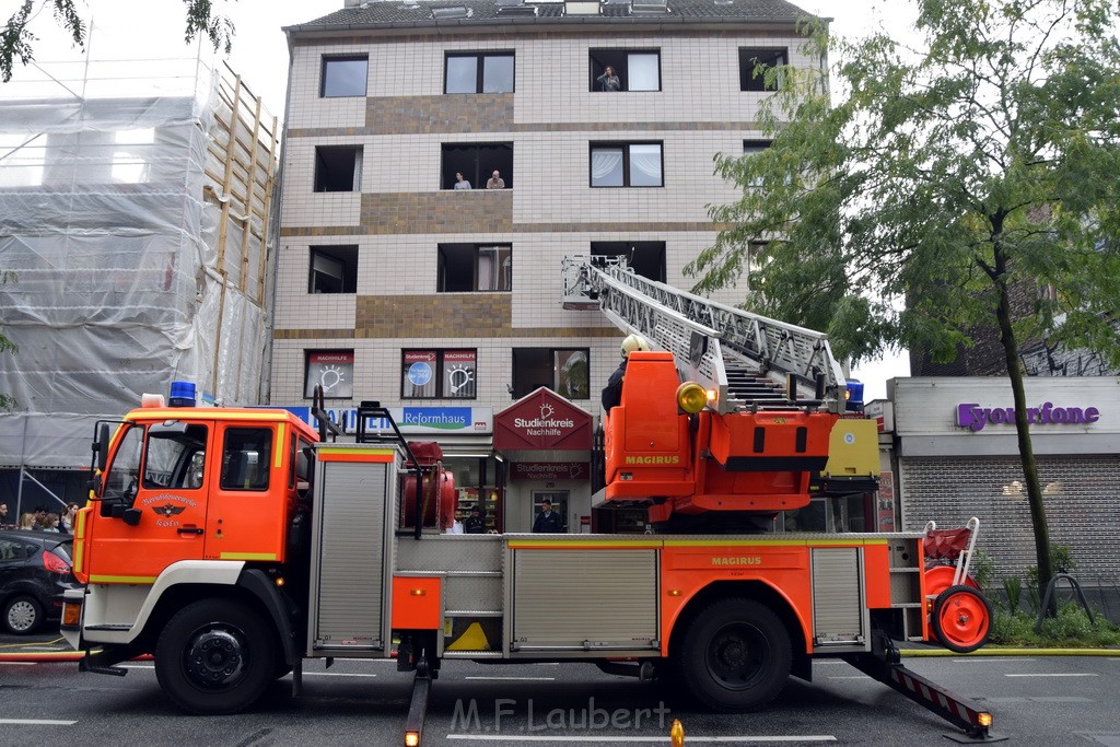 Feuer 2 Koeln Nippes Neusserstr P187.JPG - Miklos Laubert